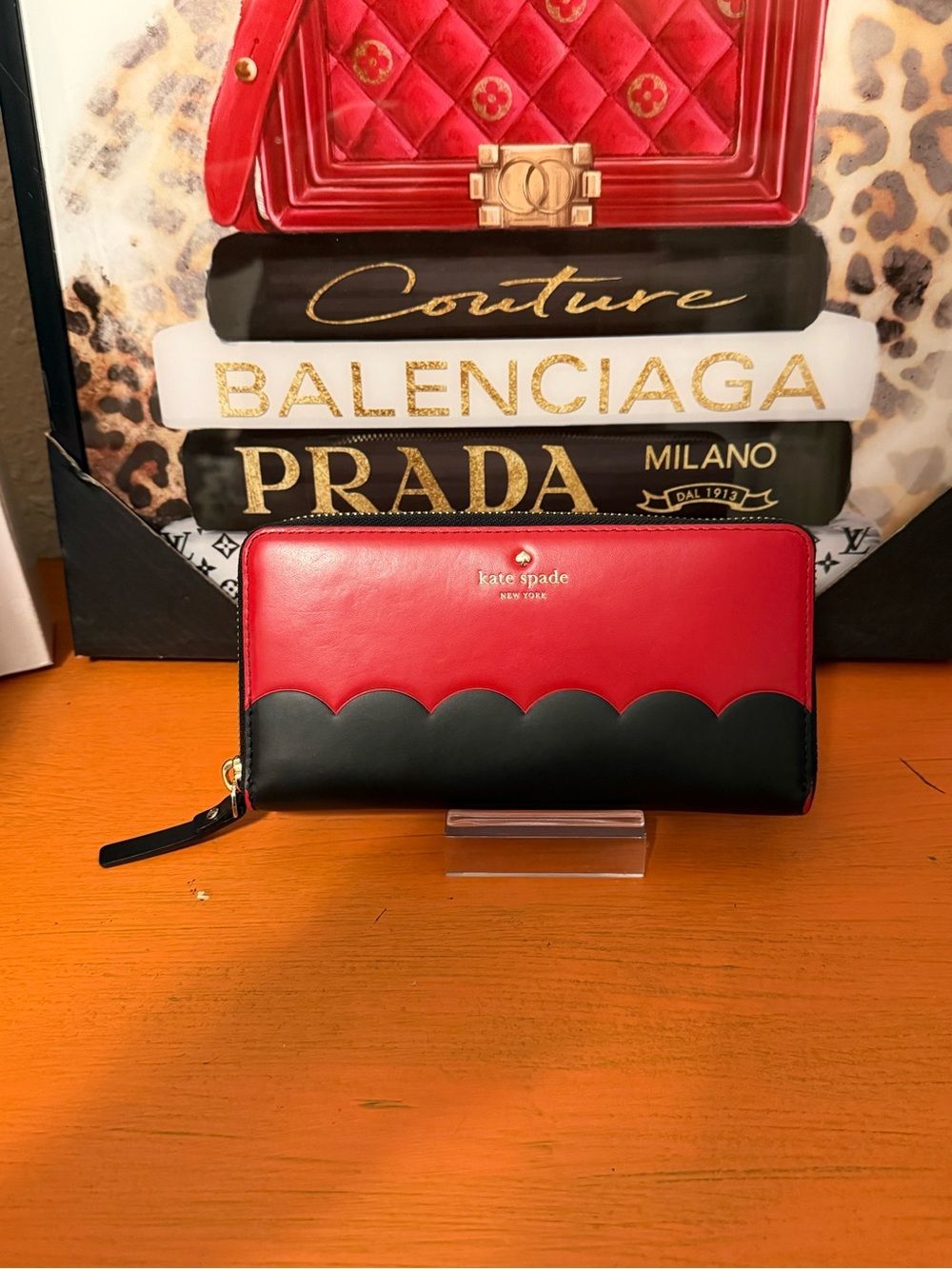 Kate Spade Kane Road Lacey Scallop Zip-Around Wallet EUC